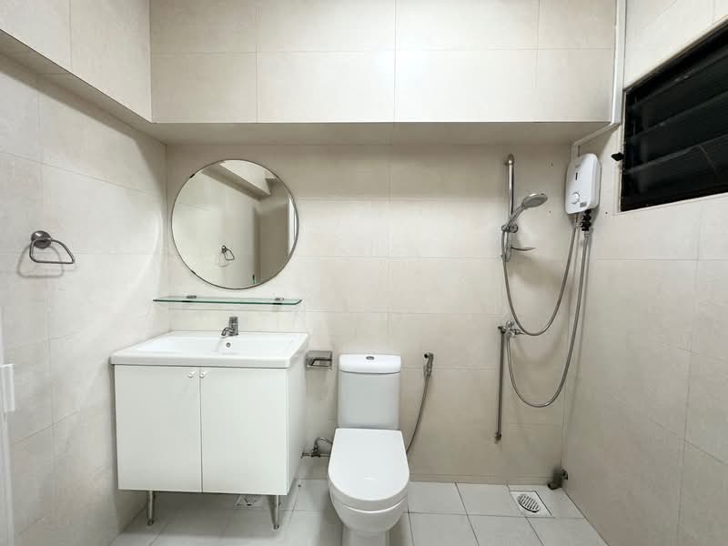 143 Lorong 2 Toa Payoh, 143 Lorong 2 Toa Payoh, 3 Bedrooms, 1,184 sqft, HDB Flat For Sale, by Richard Ho, 500148893 - Master attached Bathroom - PropertyGuru.com.sg
