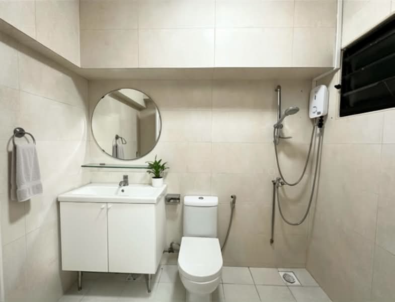 143 Lorong 2 Toa Payoh, 143 Lorong 2 Toa Payoh, 3 Bedrooms, 1,184 sqft, HDB Flat For Sale, by Richard Ho, 500148893 - Master attached Bathroom - PropertyGuru.com.sg