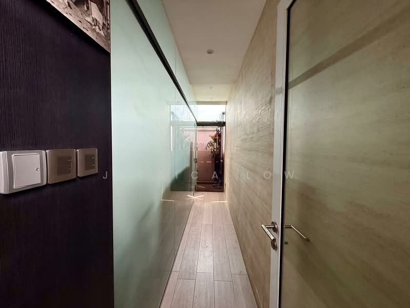 Nicole Green, 68 Guillemard Road, 3 Bedrooms, 2,260 sqft, Apartment For Sale, by Jessica Low, 500148909 - Corridor - PropertyGuru.com.sg