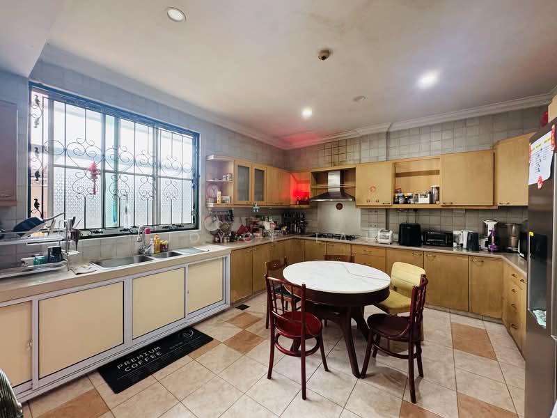 Location! Location! Freehold Corner Semi Detach, Miss or regret!, 1km MGS, Bukit Timah, Dunearn Rd, Maple Ave, Cherry Ave, 6 Bedrooms, 5,700 sqft, Semi-Detached House For Sale, by Joyce Lau, 500148914 - Kitchen - PropertyGuru.com.sg