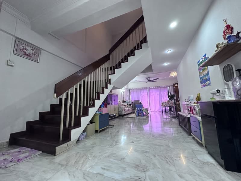 238 Hougang Avenue 1, 238 Hougang Avenue 1, 3 Bedrooms, 1,485 sqft, HDB Flat For Sale, by Alvin Liew, 500148919 - Living Room - PropertyGuru.com.sg
