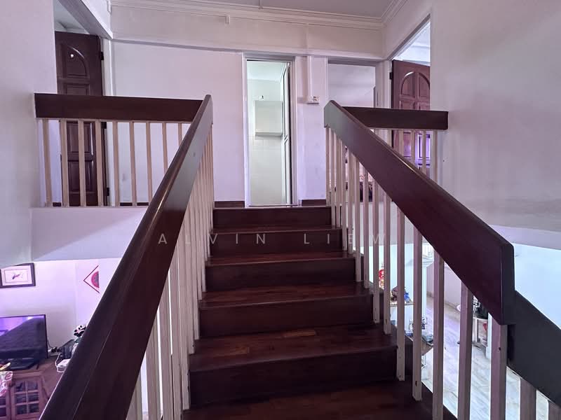 238 Hougang Avenue 1, 238 Hougang Avenue 1, 3 Bedrooms, 1,485 sqft, HDB Flat For Sale, by Alvin Liew, 500148919 - Stairway - PropertyGuru.com.sg