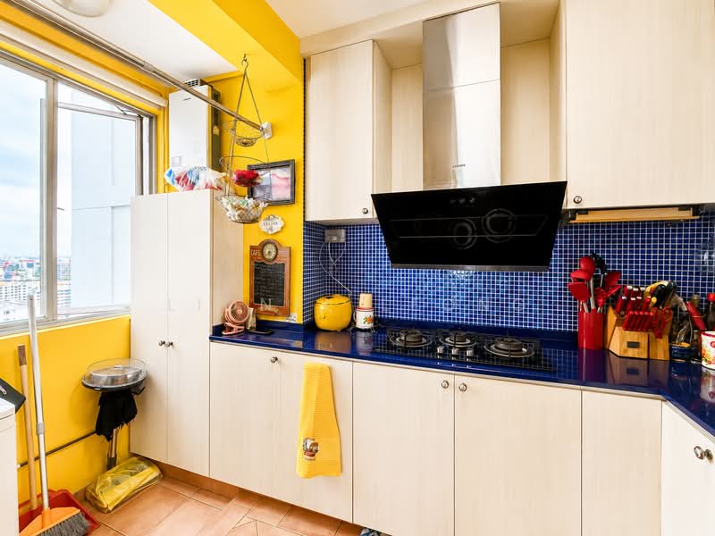33 Chai Chee Avenue, 33 Chai Chee Avenue, 3 Bedrooms, 1,259 sqft, HDB Flat For Sale, by Lionel Leong, 500148939 - Kitchen - PropertyGuru.com.sg