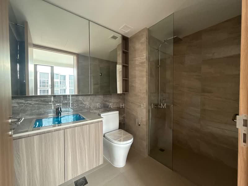 The Botany at Dairy Farm, 3 Dairy Farm Walk, 2 Bedrooms, 678 sqft, Condominium For Sale, by Sarah Lim, 500148940 - Master Bathroom - PropertyGuru.com.sg
