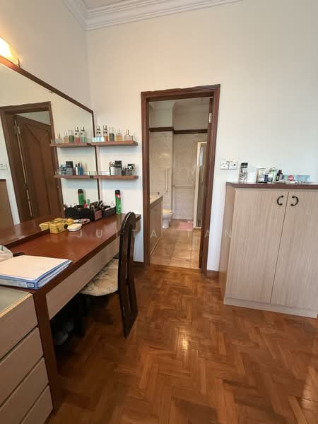 10A Mount Sinai lane, , 6 Bedrooms, 6,000 sqft, Bungalow House For Sale, by Juita Tan, 500148949 - Bathroom - PropertyGuru.com.sg