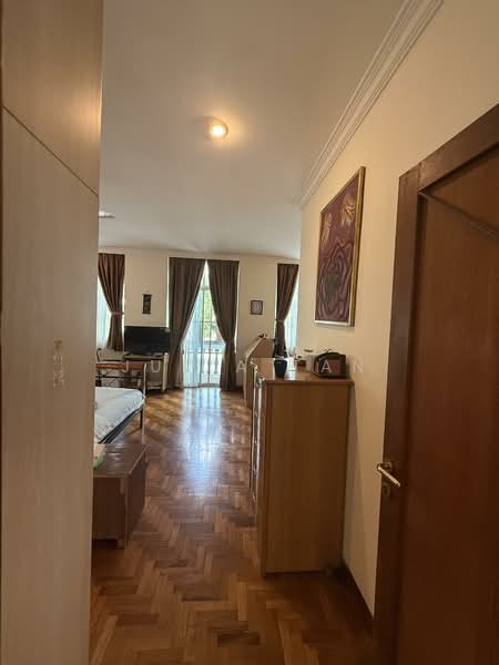 10A Mount Sinai lane, , 6 Bedrooms, 6,000 sqft, Bungalow House For Sale, by Juita Tan, 500148949 - Corridor - PropertyGuru.com.sg