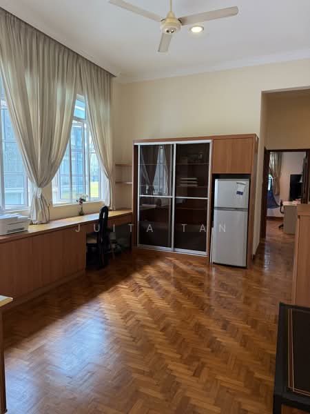 10A Mount Sinai lane, , 6 Bedrooms, 6,000 sqft, Bungalow House For Sale, by Juita Tan, 500148949 - Study - PropertyGuru.com.sg