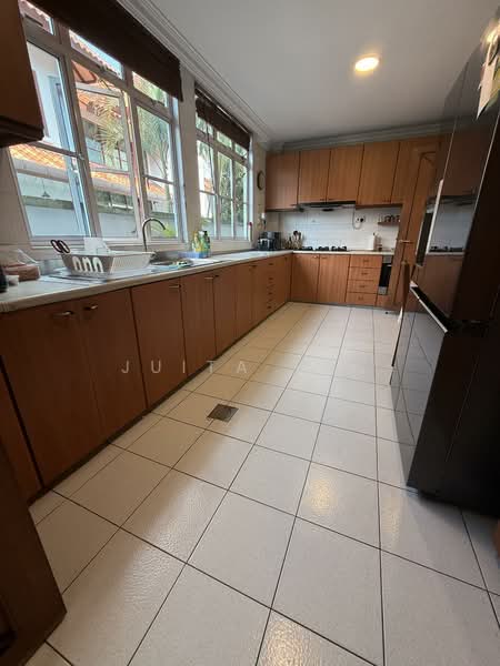 10A Mount Sinai lane, , 6 Bedrooms, 6,000 sqft, Bungalow House For Sale, by Juita Tan, 500148949 - Kitchen - PropertyGuru.com.sg