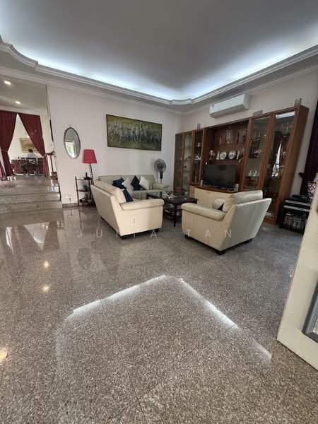 10A Mount Sinai lane, , 6 Bedrooms, 6,000 sqft, Bungalow House For Sale, by Juita Tan, 500148949 - Living Room - PropertyGuru.com.sg