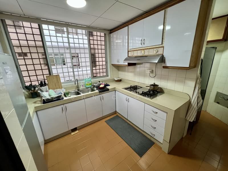 Elizabeth Heights, 57 Cairnhill Road, Room Rental, 250 sqft, Condominium For Rent, by John Chong, 500148967 - Kitchen - PropertyGuru.com.sg