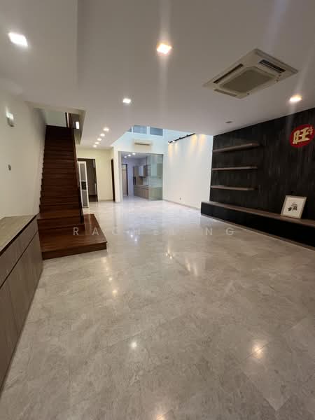 Springside Avenue, Springside avenue, 6 Bedrooms, 4,155 sqft, Terraced House For Sale, by Rachel ng, 500148973 - Living Room - PropertyGuru.com.sg