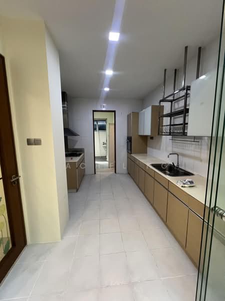 Springside Avenue, Springside avenue, 6 Bedrooms, 4,155 sqft, Terraced House For Sale, by Rachel ng, 500148973 - Kitchen - PropertyGuru.com.sg