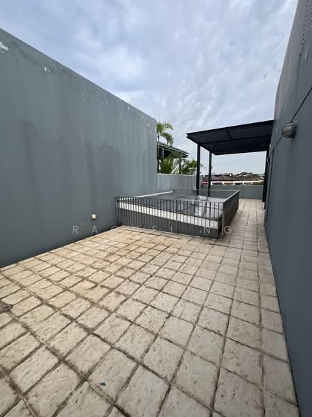 Springside Avenue, Springside avenue, 6 Bedrooms, 4,155 sqft, Terraced House For Sale, by Rachel ng, 500148973 - Exterior - PropertyGuru.com.sg