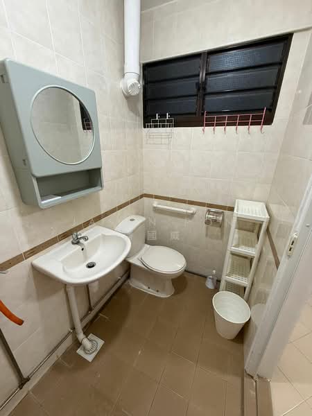 370 Bukit Batok Street 31, 370 Bukit Batok Street 31, Room Rental, 150 sqft, HDB Flat For Rent, by Jason Pon 潘國威, 500148978 - Bathroom - PropertyGuru.com.sg
