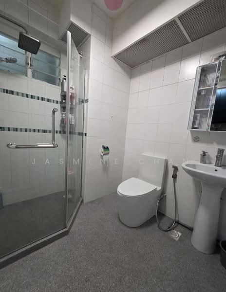 410B Fernvale Road, 410B Fernvale Road, 3 Bedrooms, 1,023 sqft, HDB Flat For Sale, by Jasmine Chan, 500148995 - Bathroom - PropertyGuru.com.sg