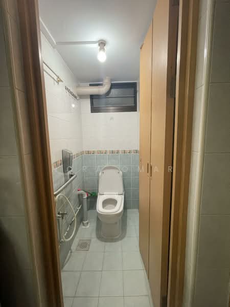 68 Geylang Bahru, 68 Geylang Bahru, Room Rental, 200 sqft, HDB Flat For Rent, by Nora Omar, 500149000 - Bathroom - PropertyGuru.com.sg