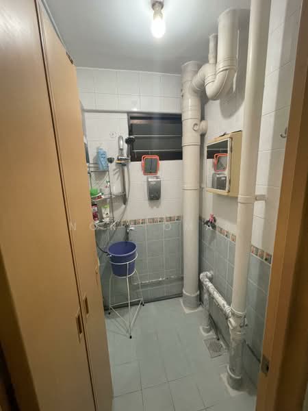 68 Geylang Bahru, 68 Geylang Bahru, Room Rental, 200 sqft, HDB Flat For Rent, by Nora Omar, 500149000 - Bathroom - PropertyGuru.com.sg