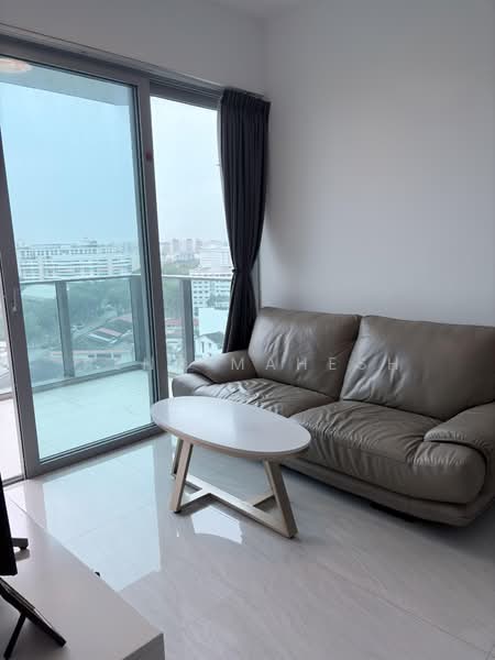 Stars of Kovan, 984 Upper Serangoon Road, 2 Bedrooms, 743 sqft, Condominium For Rent, by Renu Mahesh, 500149035 - Living Room - PropertyGuru.com.sg