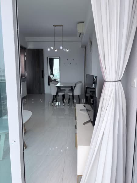 Stars of Kovan, 984 Upper Serangoon Road, 2 Bedrooms, 743 sqft, Condominium For Rent, by Renu Mahesh, 500149035 - Dining Room - PropertyGuru.com.sg