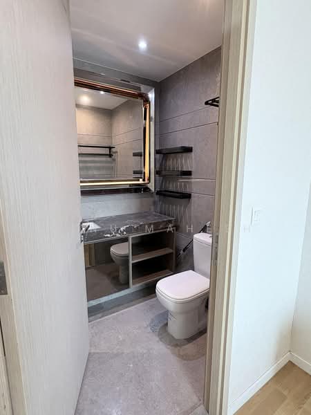 Stars of Kovan, 984 Upper Serangoon Road, 2 Bedrooms, 743 sqft, Condominium For Rent, by Renu Mahesh, 500149035 - MB Bathroom - PropertyGuru.com.sg