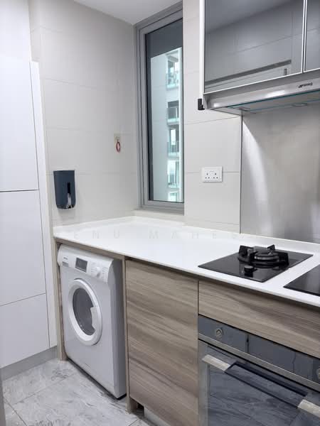 Stars of Kovan, 984 Upper Serangoon Road, 2 Bedrooms, 743 sqft, Condominium For Rent, by Renu Mahesh, 500149035 - Kitchen - PropertyGuru.com.sg