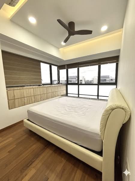 Coco Palms, 21 Pasir Ris Grove, 4 Bedrooms, 1,378 sqft, Condominium For Rent, by Cheryl Phua, 500149054 - Master Bedroom - PropertyGuru.com.sg