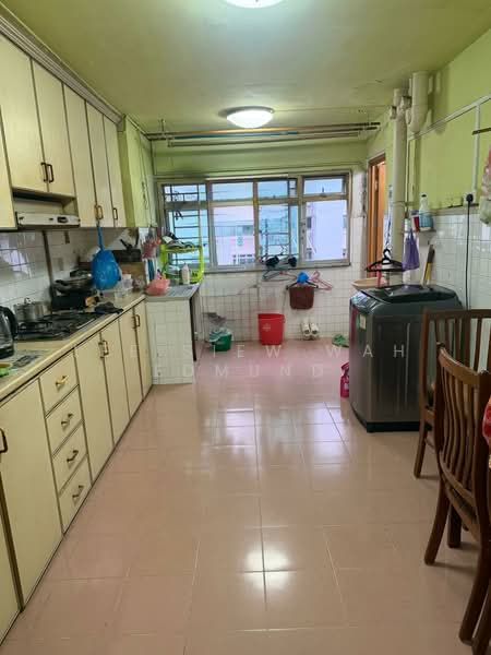 103 Bedok North Avenue 4, 103 Bedok North Avenue 4, 2 Bedrooms, 721 sqft, HDB Flat For Sale, by Lee Siew Wah Edmund, 500149056 - Kitchen - PropertyGuru.com.sg