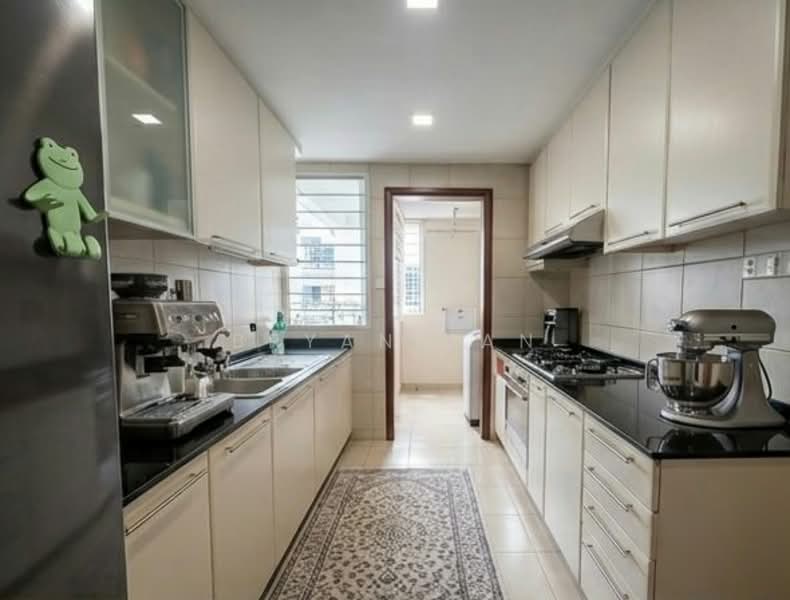 Rio Vista, 10 Upper Serangoon View, 3 Bedrooms, 1,249 sqft, Condominium For Sale, by Bryan Tan, 500149061 - Kitchen - PropertyGuru.com.sg