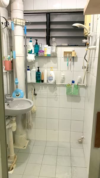 28 New Upper Changi Road, 28 New Upper Changi Road, 2 Bedrooms, 700 sqft, HDB Flat For Sale, by Betty Xiong Yan, 500149064 - Bathroom - PropertyGuru.com.sg