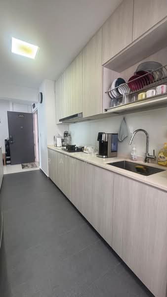 672D Edgefield Plains, 672D Edgefield Plains, 3 Bedrooms, 968 sqft, HDB Flat For Sale, by Wan Rahmat, 500149066 - Kitchen - PropertyGuru.com.sg