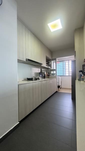 672D Edgefield Plains, 672D Edgefield Plains, 3 Bedrooms, 968 sqft, HDB Flat For Sale, by Wan Rahmat, 500149066 - Kitchen - PropertyGuru.com.sg