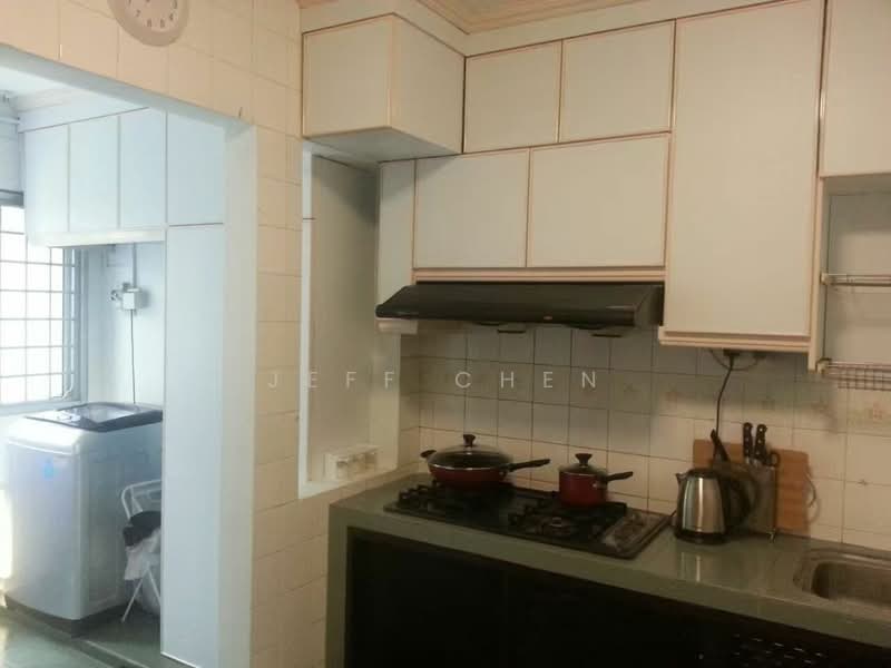 747 Pasir Ris Street 71, 747 Pasir Ris Street 71, 3 Bedrooms, 1,119 sqft, HDB Flat For Sale, by Jeff Chen, 500149079 - Kitchen - PropertyGuru.com.sg