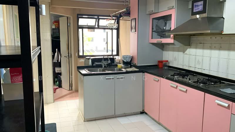 4 Bedok South Avenue 1, 4 Bedok South Avenue 1, 2 Bedrooms, 700 sqft, HDB Flat For Sale, by Betty Xiong Yan, 500149086 - Kitchen - PropertyGuru.com.sg