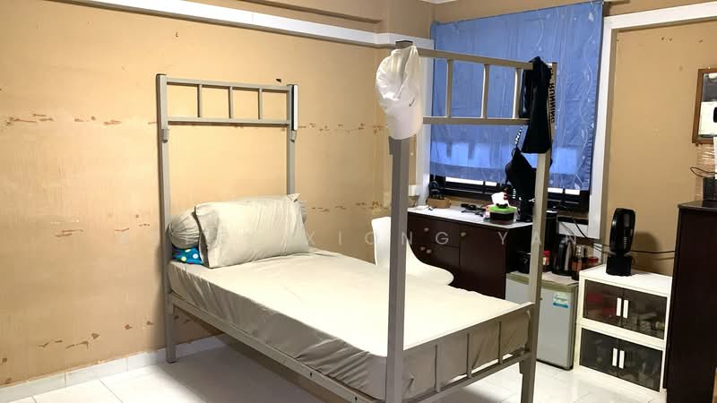 4 Bedok South Avenue 1, 4 Bedok South Avenue 1, 2 Bedrooms, 700 sqft, HDB Flat For Sale, by Betty Xiong Yan, 500149086 - Bedroom - PropertyGuru.com.sg