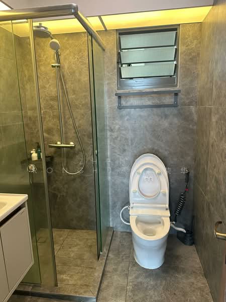 465A Clementi Avenue 1, 465A Clementi Avenue 1, Room Rental, 120 sqft, HDB Flat For Rent, by Zheng Ronghua 郑荣华, 500149089 - Bathroom - PropertyGuru.com.sg