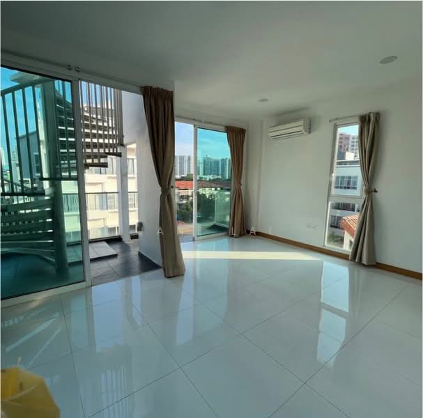 EiS Residences, 4 Haig Avenue, 1 Bedroom, 915 sqft, Condominium For Sale, by Jane Lai, 500149096 - Living Room - PropertyGuru.com.sg