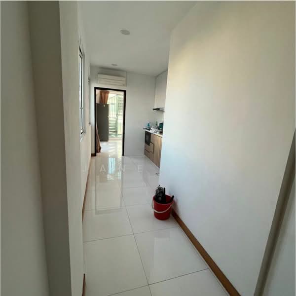 EiS Residences, 4 Haig Avenue, 1 Bedroom, 915 sqft, Condominium For Sale, by Jane Lai, 500149096 - Corridor - PropertyGuru.com.sg