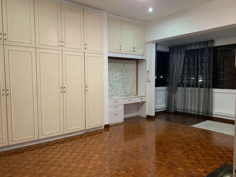 Regina Hill, , 4 Bedrooms, 2,500 sqft, Semi-Detached House For Rent, by Caline Lim, 500149126 - Spacious Master Room with Balcony - PropertyGuru.com.sg