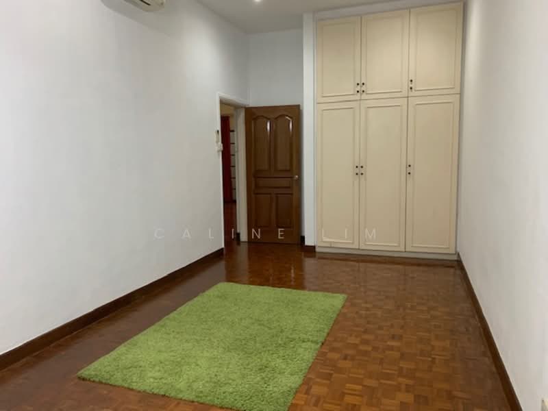 Regina Hill, , 4 Bedrooms, 2,500 sqft, Semi-Detached House For Rent, by Caline Lim, 500149126 - Comfortable Guest Room - PropertyGuru.com.sg