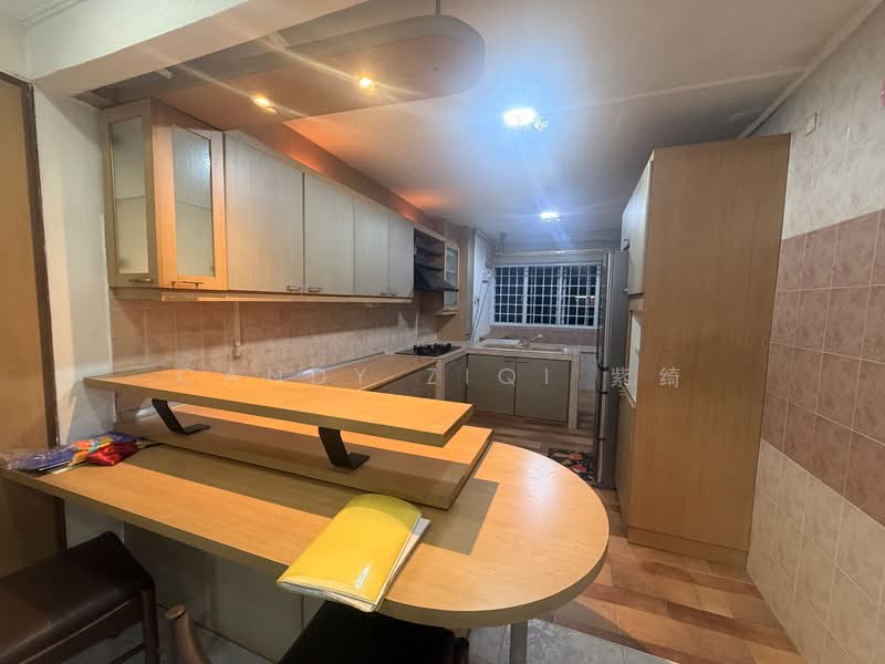 204 Yishun Street 21, 204 Yishun Street 21, 2 Bedrooms, 721 sqft, HDB Flat For Sale, by Candy ZiQi 紫绮, 500149147 - Kitchen - PropertyGuru.com.sg