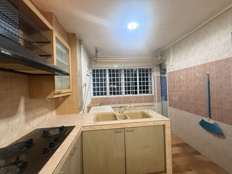 204 Yishun Street 21, 204 Yishun Street 21, 2 Bedrooms, 721 sqft, HDB Flat For Sale, by Candy ZiQi 紫绮, 500149147 - Kitchen - PropertyGuru.com.sg
