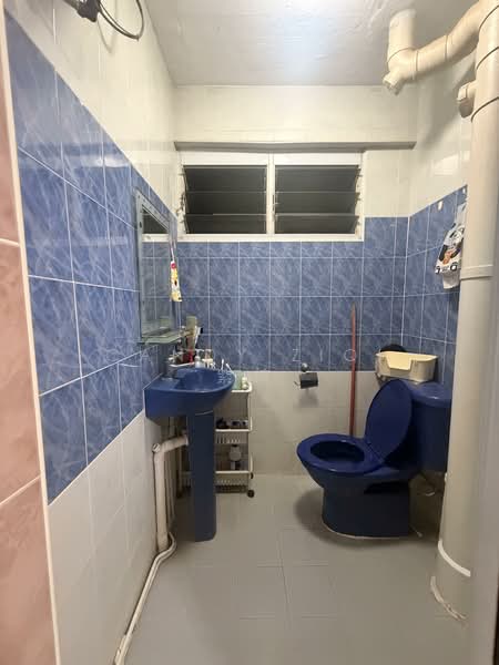 204 Yishun Street 21, 204 Yishun Street 21, 2 Bedrooms, 721 sqft, HDB Flat For Sale, by Candy ZiQi 紫绮, 500149147 - Bathroom - PropertyGuru.com.sg