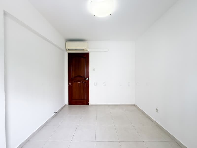 175A Punggol Field, 175A Punggol Field, 3 Bedrooms, 968 sqft, HDB Flat For Sale, by Ignatius Leck, 500149150 - Common bedroom 1 - PropertyGuru.com.sg