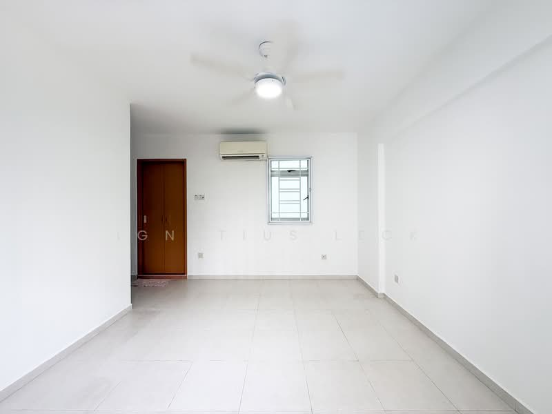 175A Punggol Field, 175A Punggol Field, 3 Bedrooms, 968 sqft, HDB Flat For Sale, by Ignatius Leck, 500149150 - Master bedroom - PropertyGuru.com.sg