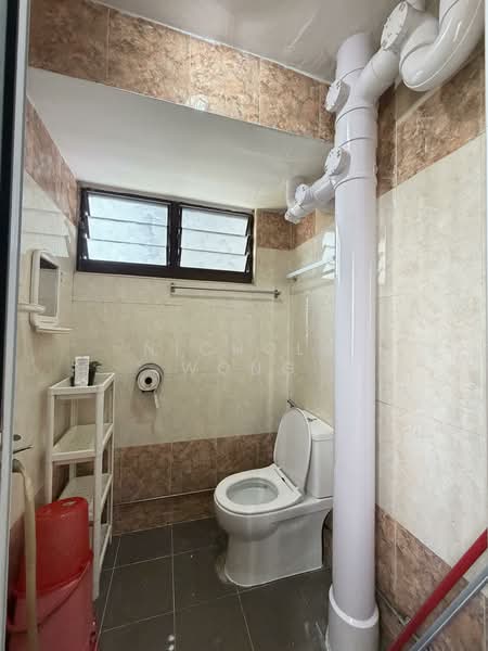 508 West Coast Drive, 508 West Coast Drive, Room Rental, 120 sqft, HDB Flat For Rent, by Nichole Wong, 500149151 - Bathroom - PropertyGuru.com.sg