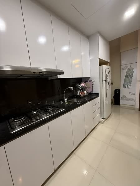 D'Zire, 12 Robey Crescent, 2 Bedrooms, 1,249 sqft, Condominium For Sale, by Huile Wang, 500149170 - Kitchen - PropertyGuru.com.sg