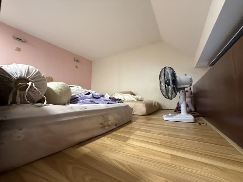 D'Zire, 12 Robey Crescent, 2 Bedrooms, 1,249 sqft, Condominium For Sale, by Huile Wang, 500149170 - Bedroom - PropertyGuru.com.sg