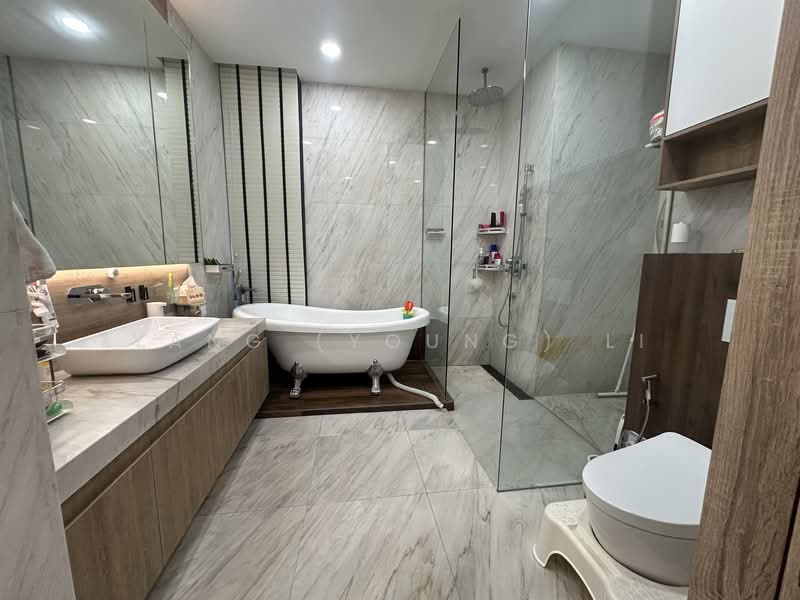 Nouvel 18, 18 Anderson Road, 3 Bedrooms, 1,862 sqft, Condominium For Rent, by Yang (Young) Li, 500149175 - Bathroom - PropertyGuru.com.sg