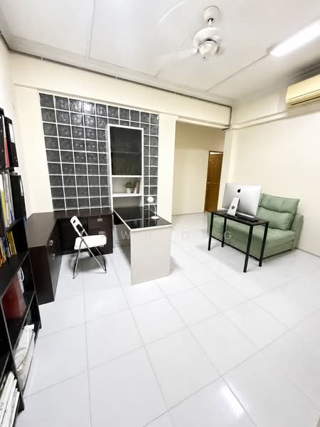 Guillemard View, 329A Guillemard Road, 3 Bedrooms, 1,313 sqft, Apartment For Sale, by Dawn Ong, 500149177 - Living Room - PropertyGuru.com.sg