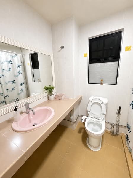 Guillemard View, 329A Guillemard Road, 3 Bedrooms, 1,313 sqft, Apartment For Sale, by Dawn Ong, 500149177 - Bathroom - PropertyGuru.com.sg